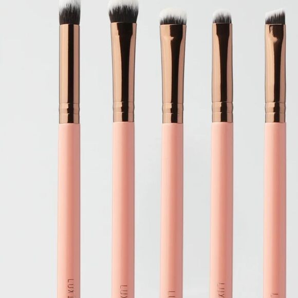 Luxie Rose Gold Collection Flawless Blending Set - Picture 3 of 11